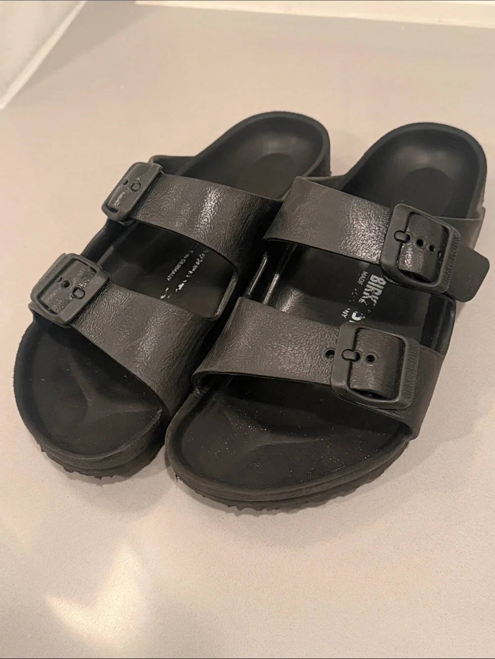 Kids Eva Birkenstock Black Two-Strap Slide Sandals Size 34 (youth 3-3.5)